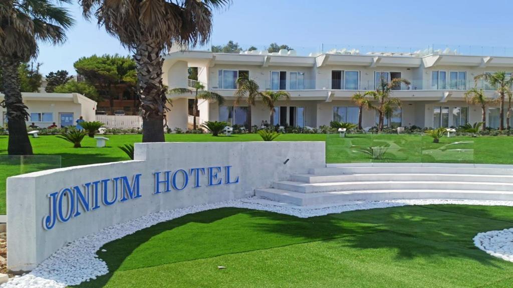 Jonium Hotel - Amazing Sea View And Swimming Pool Pulsano Exteriör bild